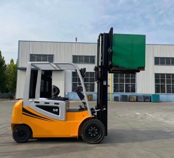 Electric forklift (2)