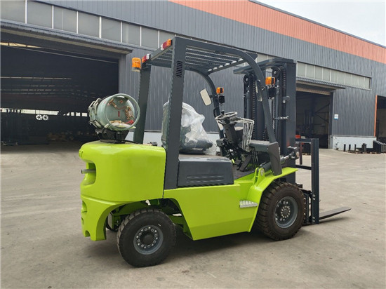 Truk forklift gas (4)